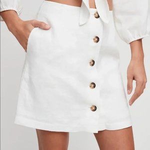 *Worn Once* Small Wilfred White Linen Skirt w. Buttons